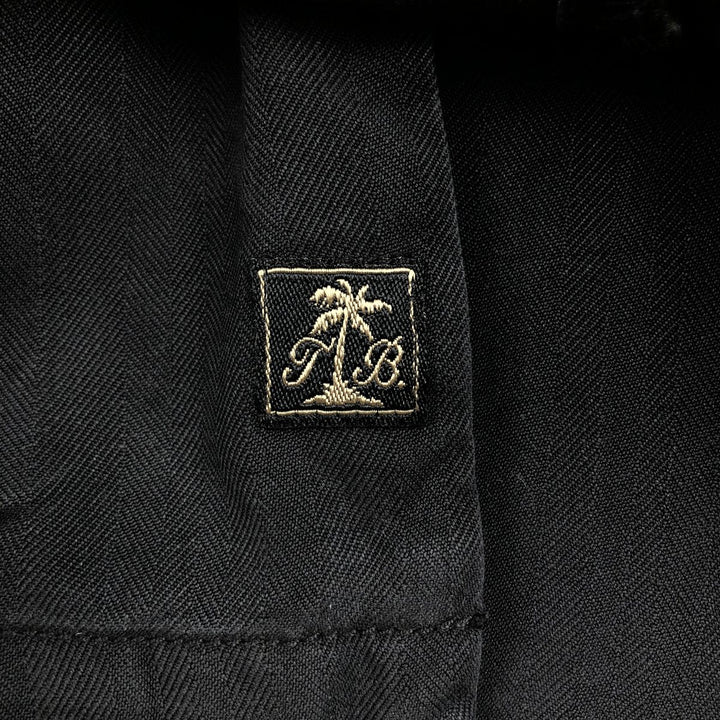 Tommy Bahama herringbone short-sleeved open-collar silk shirt, boxy fit, men's size M. silk black type Vintage Second Hand