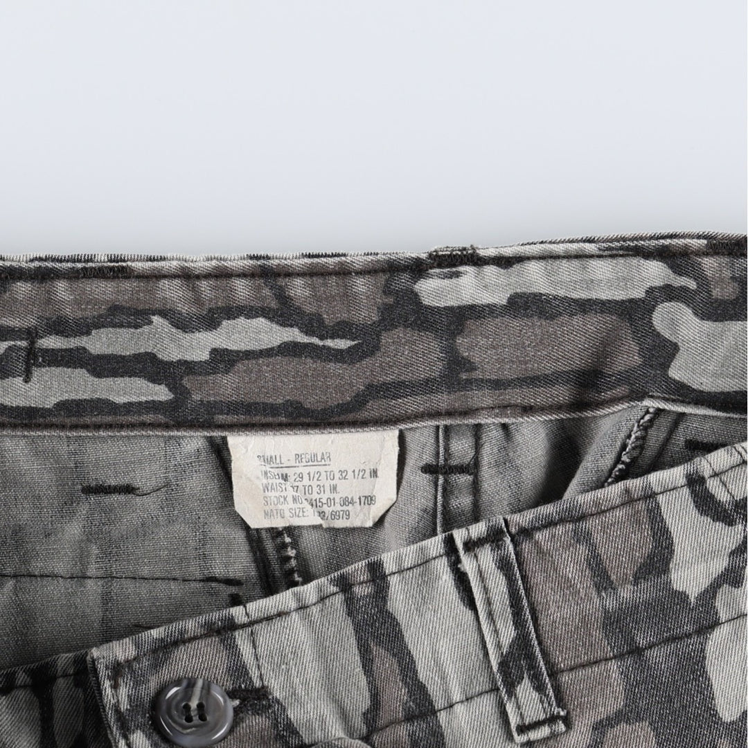 Civilian-made camouflage pattern (Treebark camo), double-knee military cargo pants, made in the USA, men's size W31 equivalent. polyester gray type Vintage Second Hand
