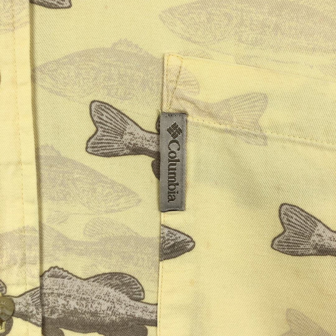 2000'S Columbia all-over fish print button-down Hawaiian Aloha shirt, boxy style, men's size XL equivalent. Viscose lemon yellow Vintage Second Hand