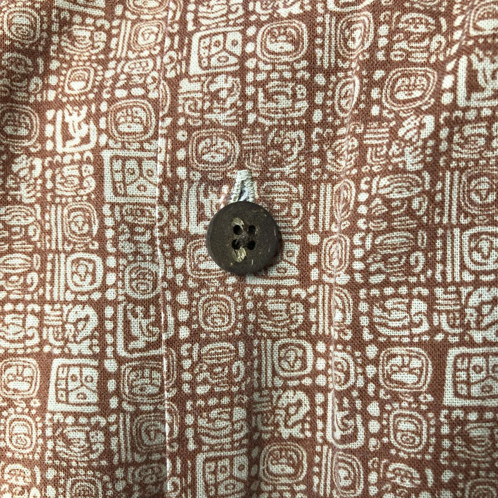 Vintage LLBean box shirt from the 1990'S to 2000s, featuring an all-over print, short sleeves, and an open collar. Size M. cotton orange type Vintage Second Hand