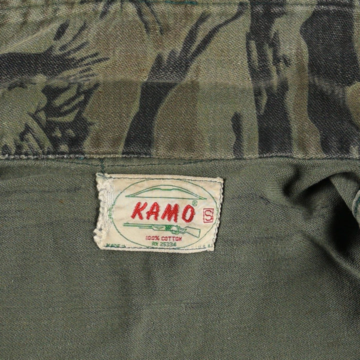 60s-70'S KAMO Camouflage Pattern Tiger Stripe Camo Hunting Shirt Jacket, Made in USA, Men's Size S (Equivalent), Vintage cotton Khaki type Vintage Second Hand