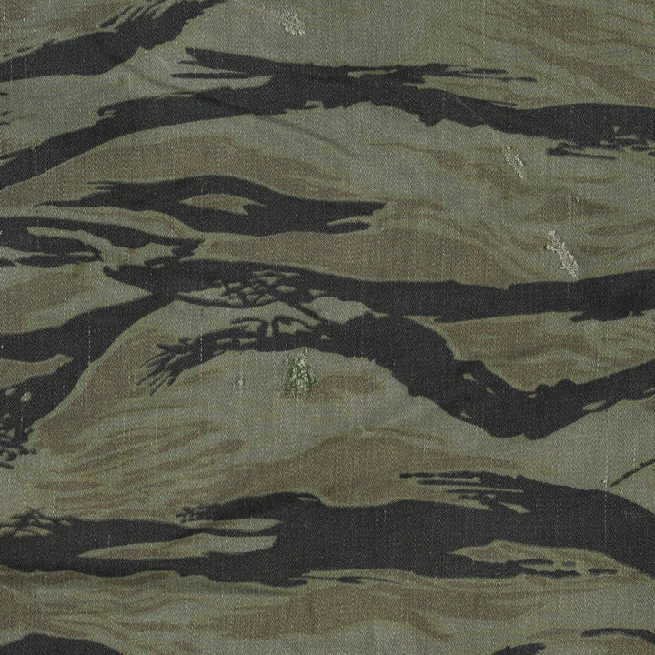 60s-70'S KAMO Camouflage Pattern Tiger Stripe Camo Hunting Shirt Jacket, Made in USA, Men's Size S (Equivalent), Vintage cotton Khaki type Vintage Second Hand