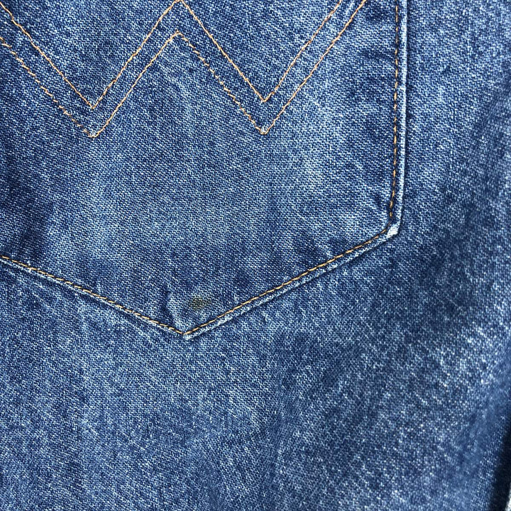 Wrangler Long Sleeve Denim Western Shirt, Men's Size Medium unclear blue type Vintage Second Hand