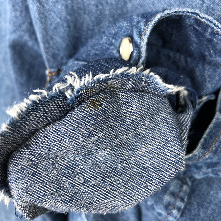 Wrangler Long Sleeve Denim Western Shirt, Men's Size Medium unclear blue type Vintage Second Hand