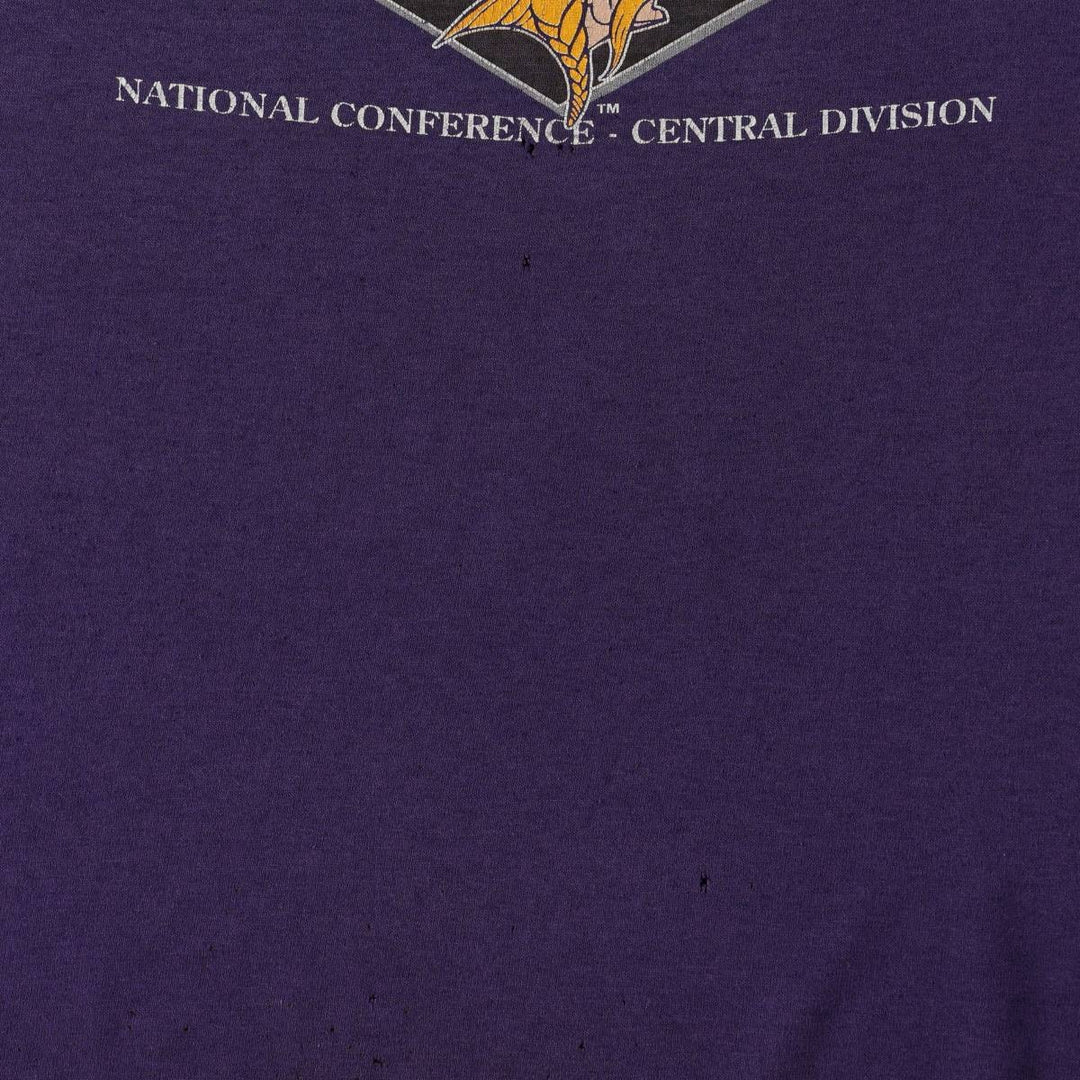 NFL Minnesota Vikings sports print t-shirt, men's size XL (equivalent), vintage. unclear purple type Vintage Second Hand