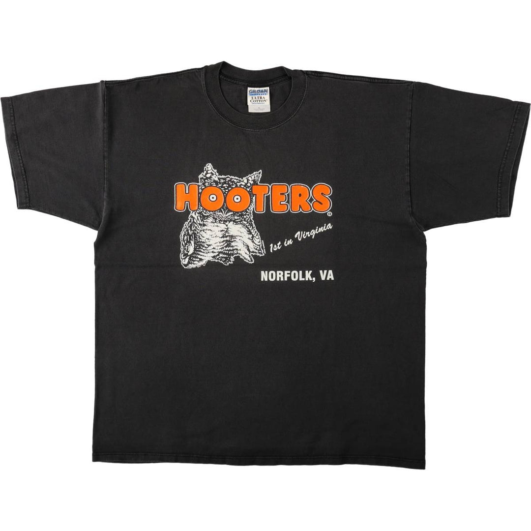 Gildan HOOTERS advertising t-shirt, made in Canada, men's size XL equivalent. cotton black type Vintage Second Hand