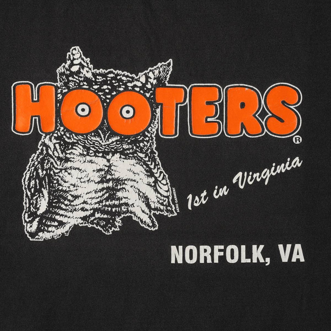 Gildan HOOTERS advertising t-shirt, made in Canada, men's size XL equivalent. cotton black type Vintage Second Hand