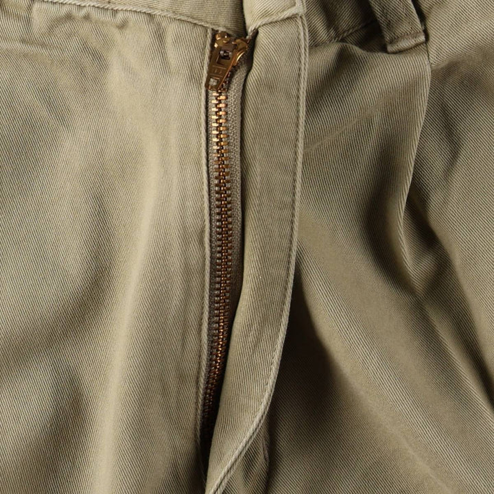 Eddie Bauer Classic Fit Two-Pleat Chino Shorts (Men's W34 equivalent) cotton Beige type Vintage Second Hand