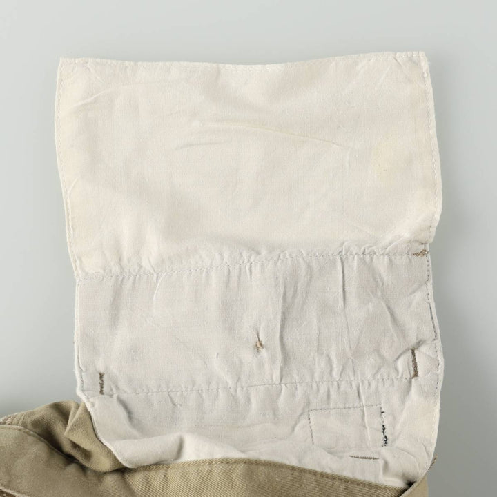 Eddie Bauer Classic Fit Two-Pleat Chino Shorts (Men's W34 equivalent) cotton Beige type Vintage Second Hand