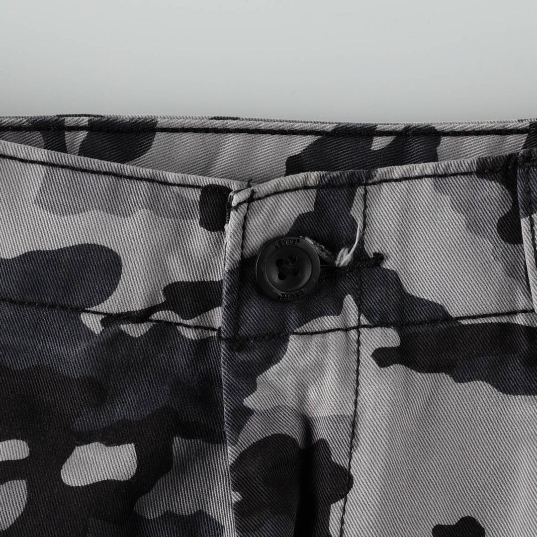 Levi's Camouflage Pattern Woodland Camo Cargo Shorts (Men's W36 equivalent) cotton gray type Vintage Second Hand