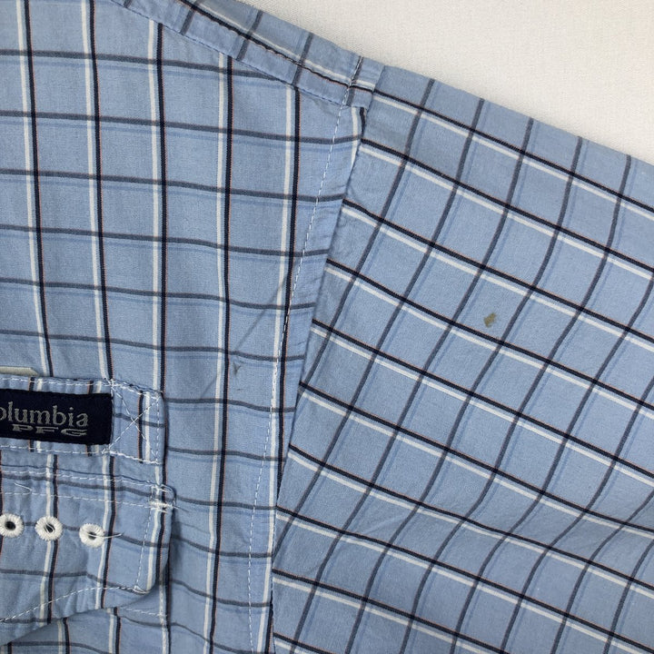 Columbia PFG Check Pattern OMNI-SHADE Button-Down Short-Sleeve Fishing Shirt (Men's Size M) cotton Blue type light blue Vintage Second Hand