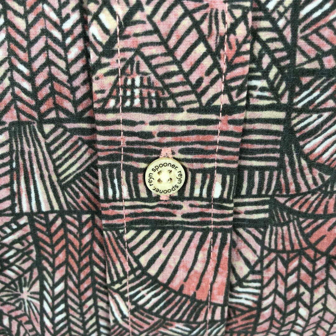 Reyn Spooner Alfred Shaheen all-over print button-down Hawaiian Aloha shirt, boxy style, men's size L. polyester red type Vintage Second Hand