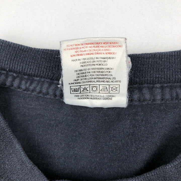 Fruit of the Loom Art T-shirt, Men's Size S (approx.), Vintage cotton black type Vintage Second Hand