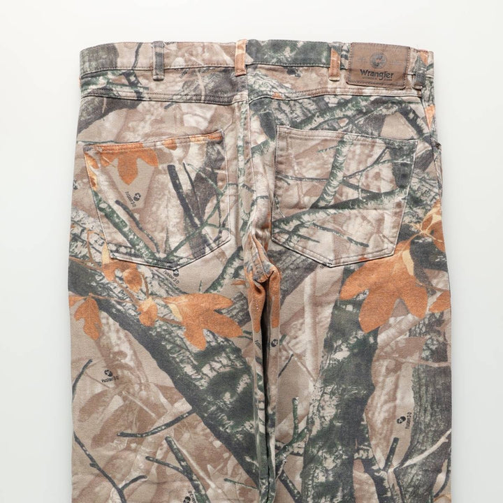 Wrangler Camouflage Pattern Realtree Camo Tapered Denim Pants, Men's Size W34 cotton Khaki type brown Vintage Second Hand