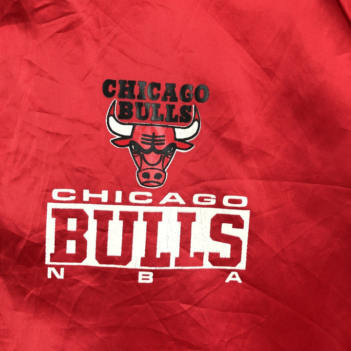 LOCKER LINE NBA CHICAGOBULLS Nylon Blouson, Made in USA, Men's XL equivalent, Vintage. Nylon red type Vintage Second Hand