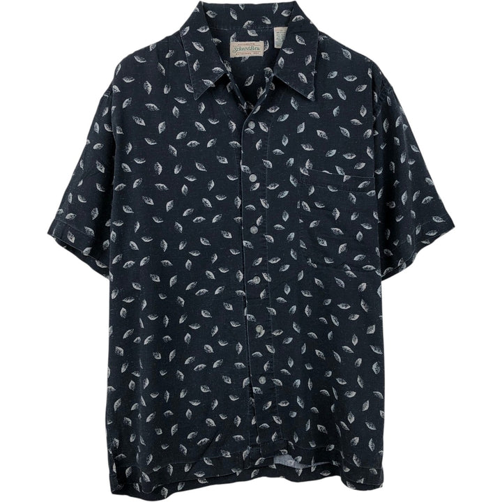 St. John's Bay all-over print short-sleeved rayon shirt, boxy fit, men's size M. Rayon black type Vintage Second Hand