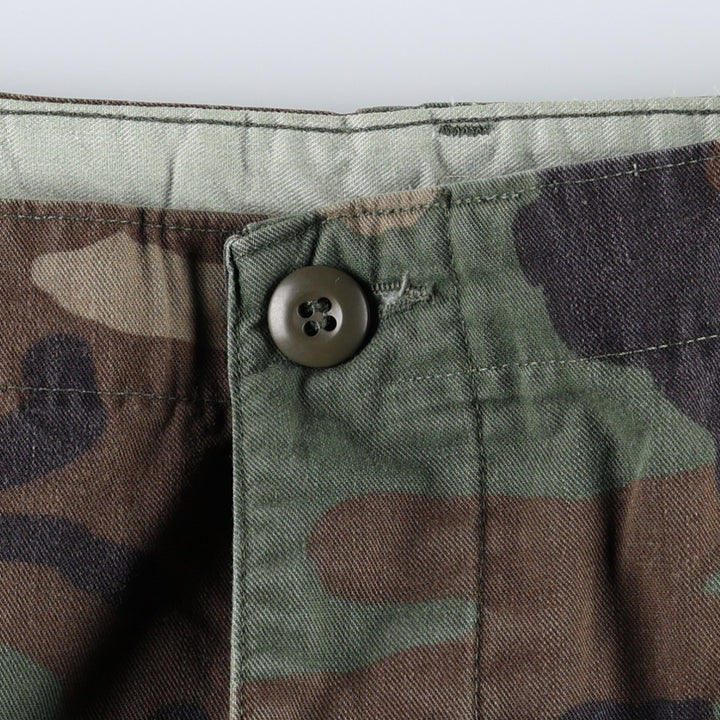 1990'S US Military Issue Camouflage Pattern Woodland Camo Military Cargo Pants, Made in USA, Medium-Regular, Vintage, Men's W35 equivalent. Nylon Khaki type Vintage Second Hand
