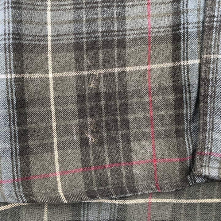 LLBean Long-Sleeve Button-Down Flannel Check Shirt, Made in Canada, Men's Size XL (approx.) cotton green type Vintage Second Hand