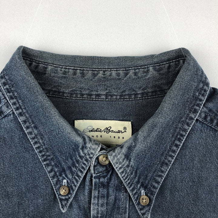 Eddie Bauer long-sleeved button-down denim shirt, men's size XL cotton Indigo Vintage Second Hand