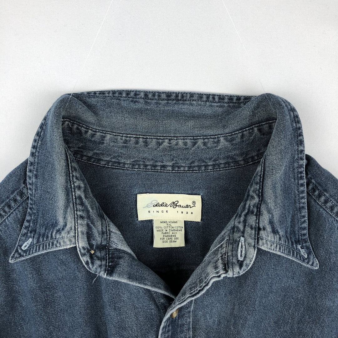 Eddie Bauer long-sleeved button-down denim shirt, men's size XL cotton Indigo Vintage Second Hand