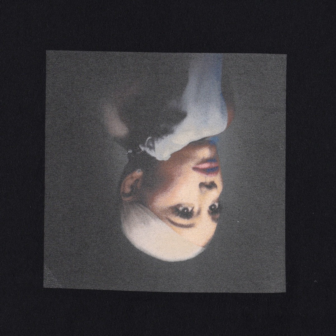 ARIANA GRANDE Sweetner World Tour Band T-shirt (Women's Size M) cotton black type Vintage Second Hand