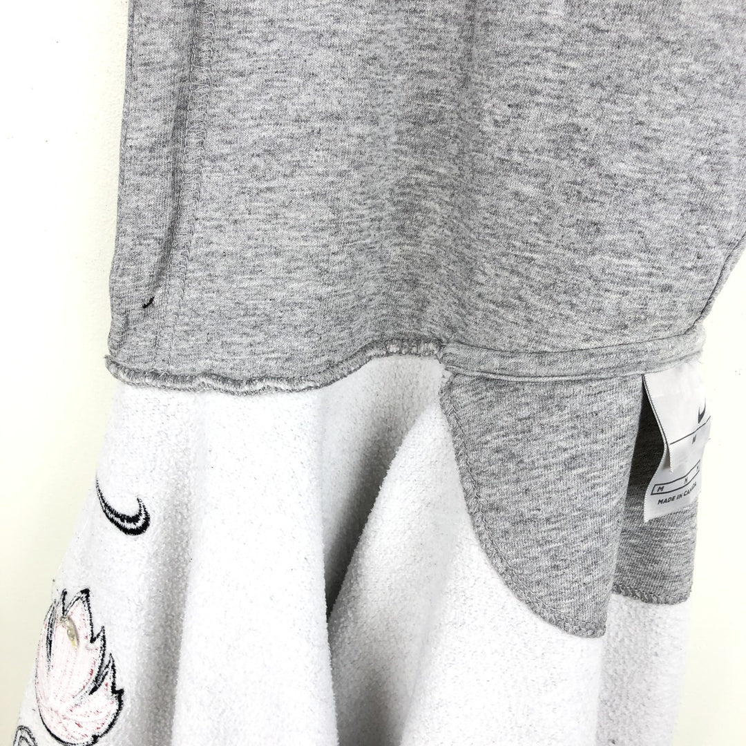 2000'S Nike Center Logo Sweatshirt Pullover Hoodie, Made in Canada, Men's Size M (approx.) cotton gray type Vintage Second Hand