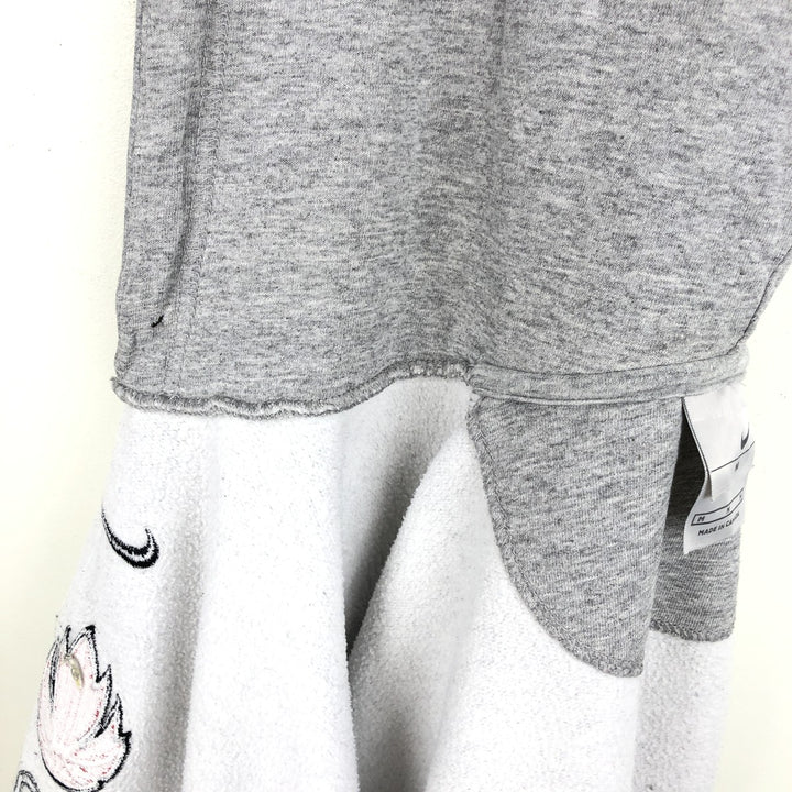 2000'S Nike Center Logo Sweatshirt Pullover Hoodie, Made in Canada, Men's Size M (approx.) cotton gray type Vintage Second Hand