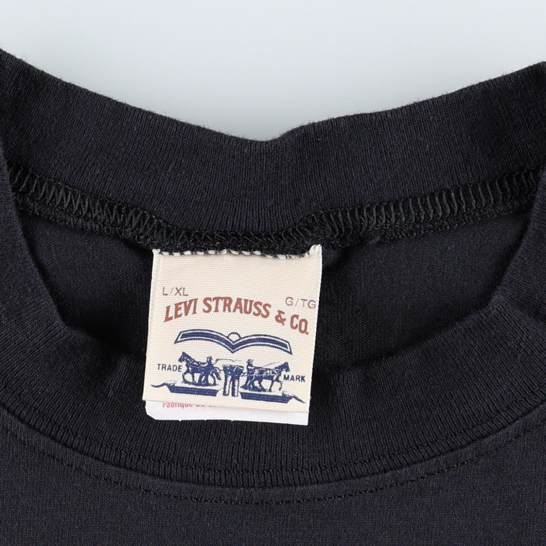 Levi's short-sleeved printed t-shirt, made in Canada, men's size XL equivalent. cotton black type Vintage Second Hand