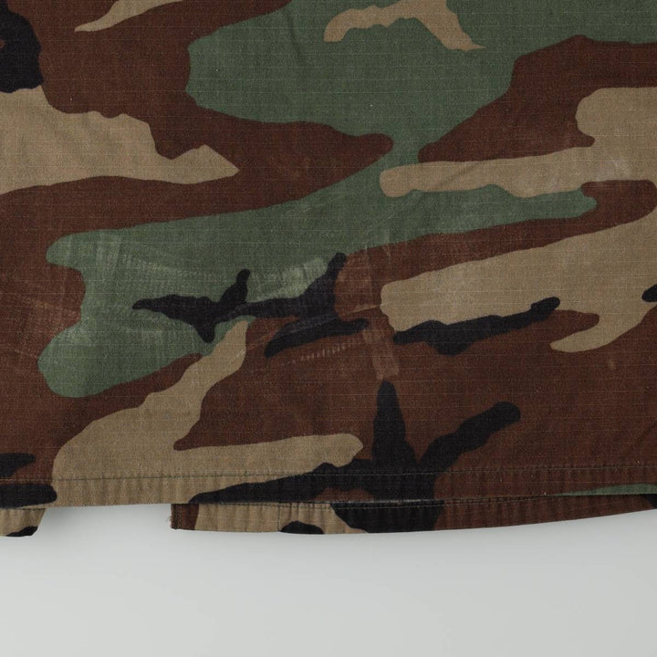Authentic US military issue, 1990'S camouflage pattern, woodland camo BDU military jacket, made in USA, men's size M equivalent, vintage. Nylon Khaki type Vintage Second Hand