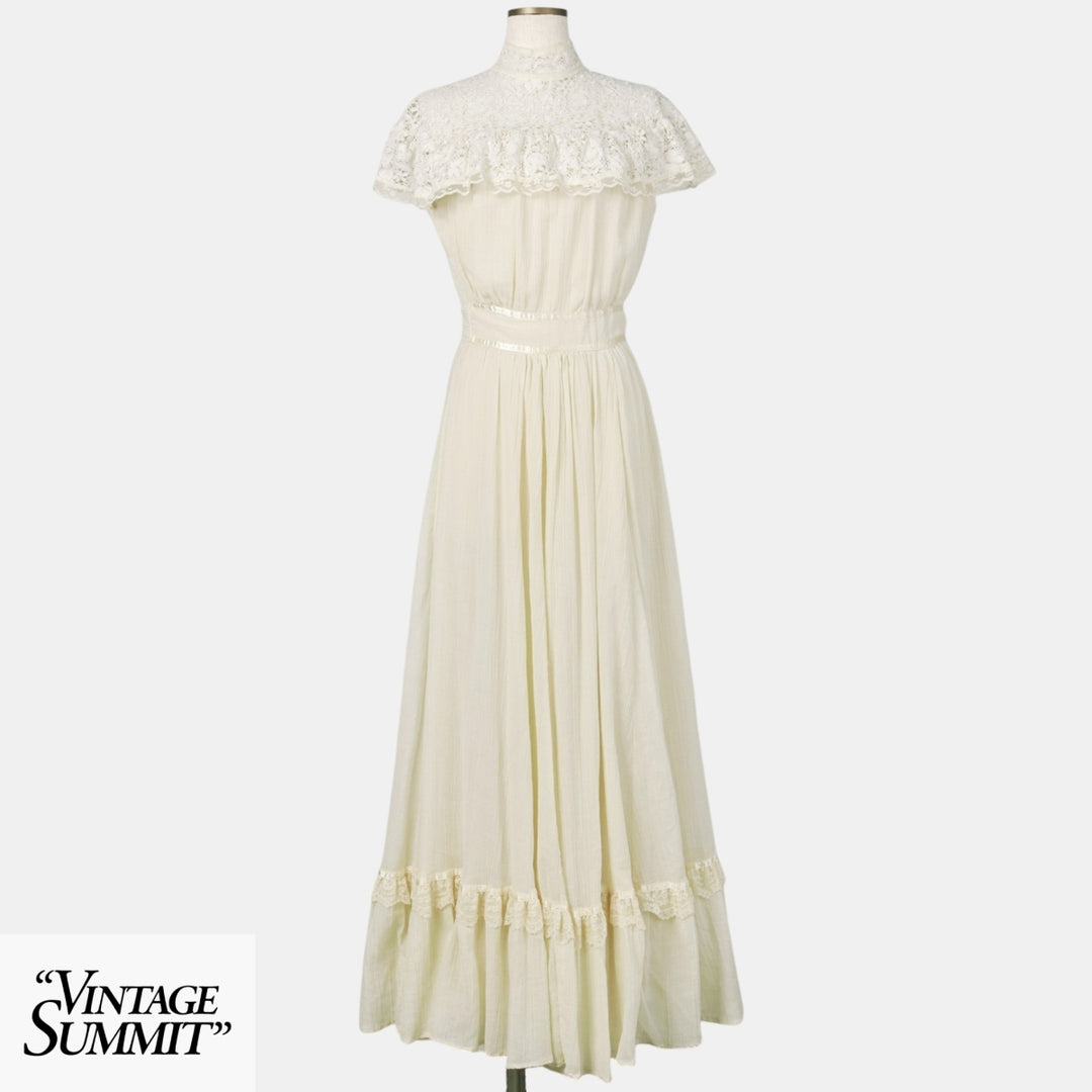 1970'S Gunne Sax Jessica maxi sleeveless flared dress, made in USA, women's size S equivalent, vintage. polyester pale white type Vintage Second Hand