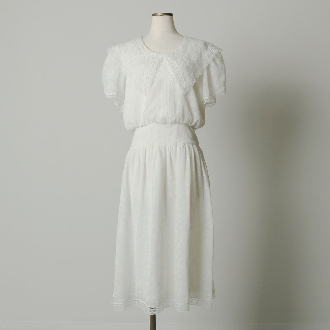 Vintage 1980'S Gunne Sax by JESSICA McCLINTOCK all-over print long, short-sleeved flared dress, size M. polyester white type Vintage Second Hand