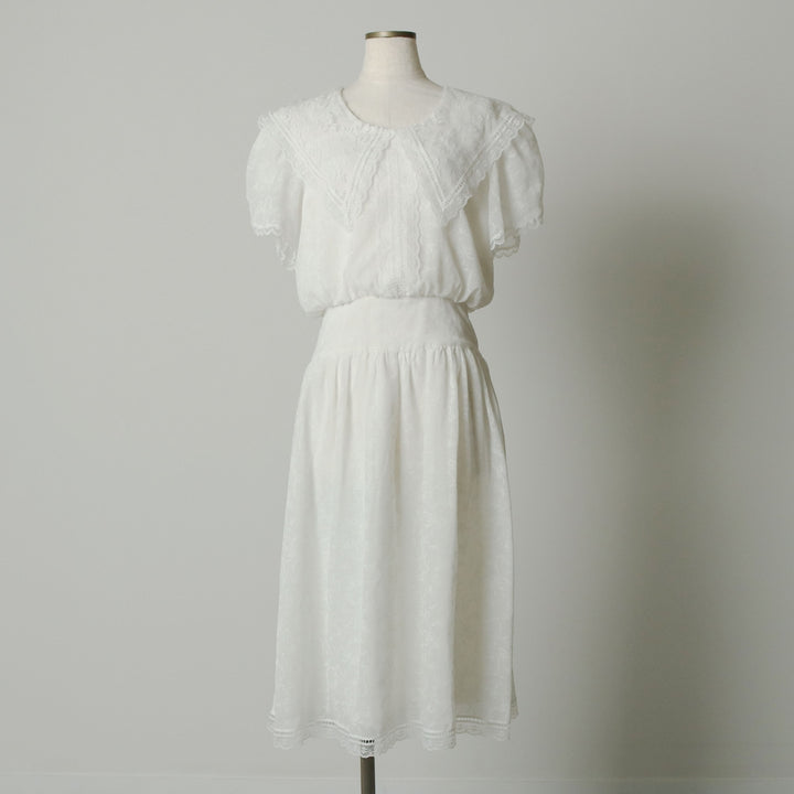Vintage 1980'S Gunne Sax by JESSICA McCLINTOCK all-over print long, short-sleeved flared dress, size M. polyester white type Vintage Second Hand