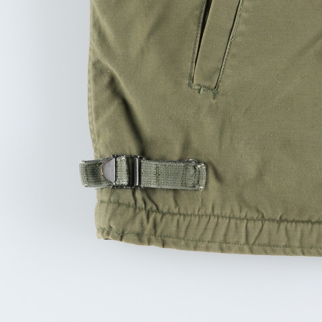 Discounted due to minor imperfections: Genuine US military A-2 deck jacket, men's size M equivalent, vintage. unclear Khaki type Vintage Second Hand