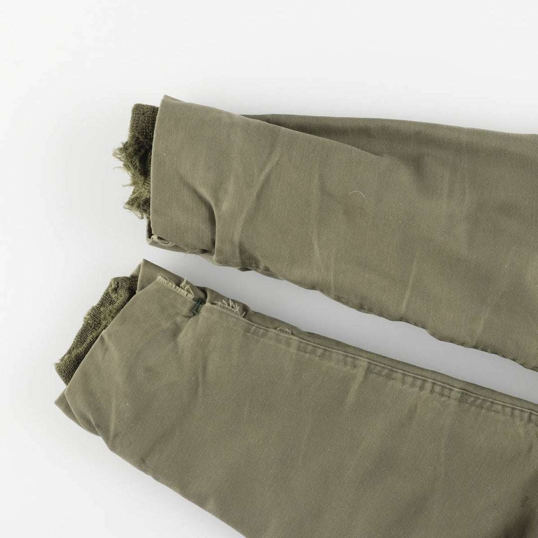 Special discounted price due to minor imperfections: 1970'S US military A-2 deck jacket, made in USA, MEDIUM (equivalent to men's M), vintage. unclear Khaki type sage green Vintage Second Hand