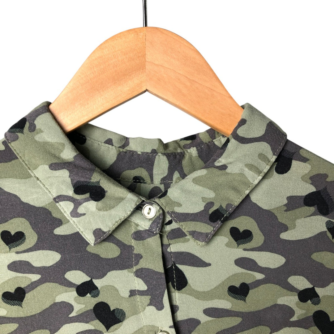 Camouflage Woodland Camo Heart Pattern Long Sleeve Shirt, Women's Size Medium unclear Khaki type Vintage Second Hand