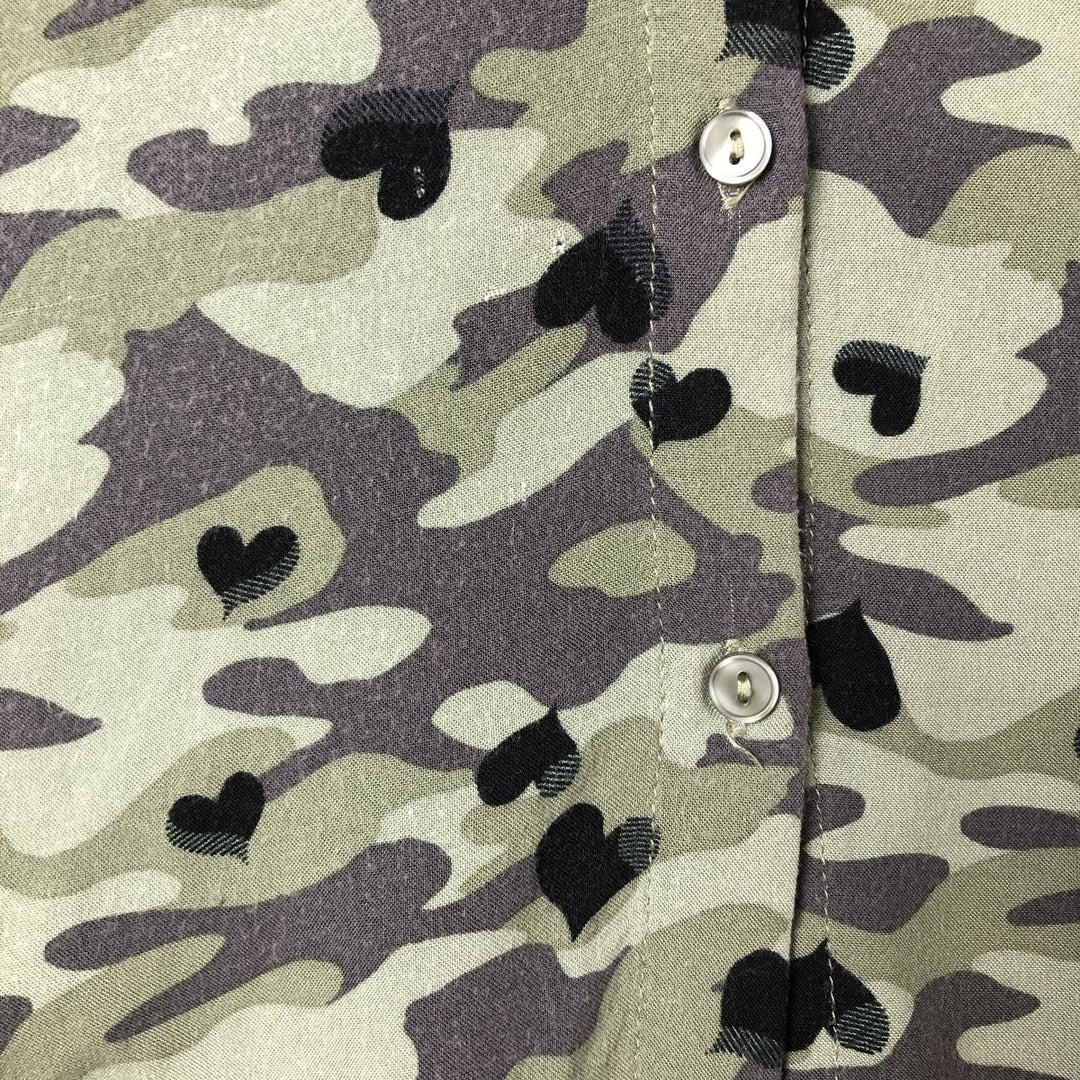 Camouflage Woodland Camo Heart Pattern Long Sleeve Shirt, Women's Size Medium unclear Khaki type Vintage Second Hand