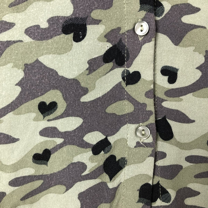 Camouflage Woodland Camo Heart Pattern Long Sleeve Shirt, Women's Size Medium unclear Khaki type Vintage Second Hand