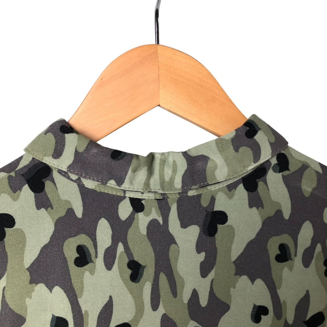Camouflage Woodland Camo Heart Pattern Long Sleeve Shirt, Women's Size Medium unclear Khaki type Vintage Second Hand