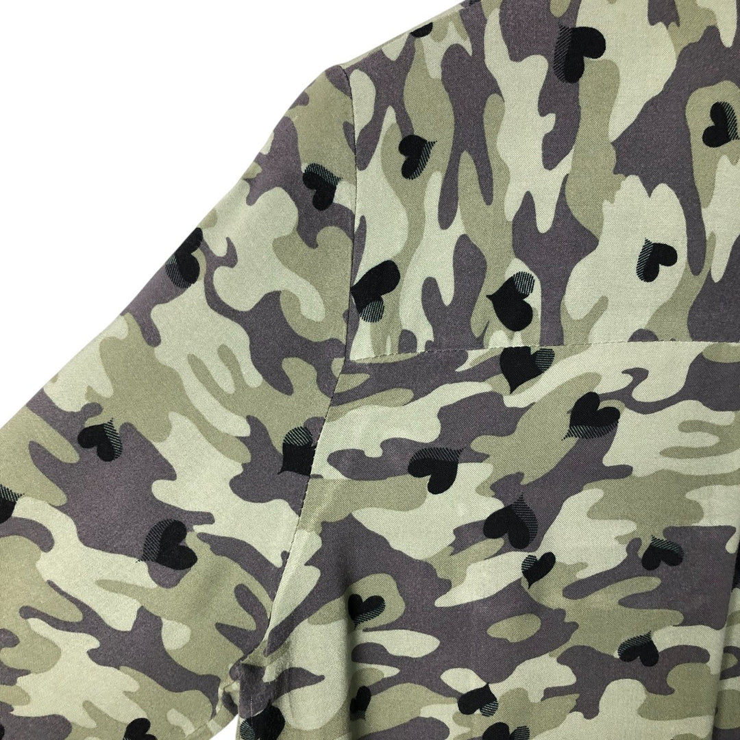 Camouflage Woodland Camo Heart Pattern Long Sleeve Shirt, Women's Size Medium unclear Khaki type Vintage Second Hand