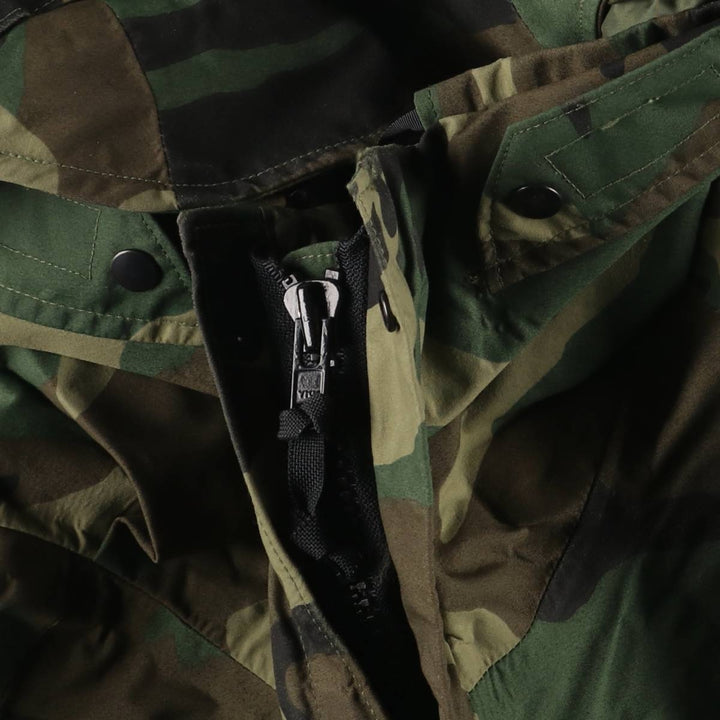 Authentic 1990'S US Military Camouflage Pattern Woodland Camo ECWCS 1st Gen Late Model Military Gore-Tex Parka, Made in USA, Medium Short Nylon Khaki type Vintage Second Hand