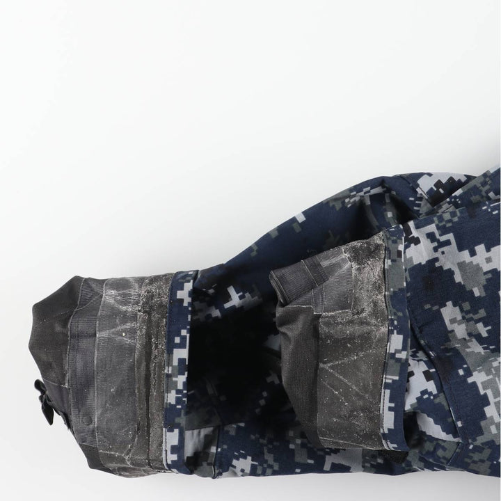 Authentic US military camouflage pattern NWU digital camo military Gore-Tex parka, made in the USA, small short, equivalent to a men's size S. Nylon navy blue type Vintage Second Hand