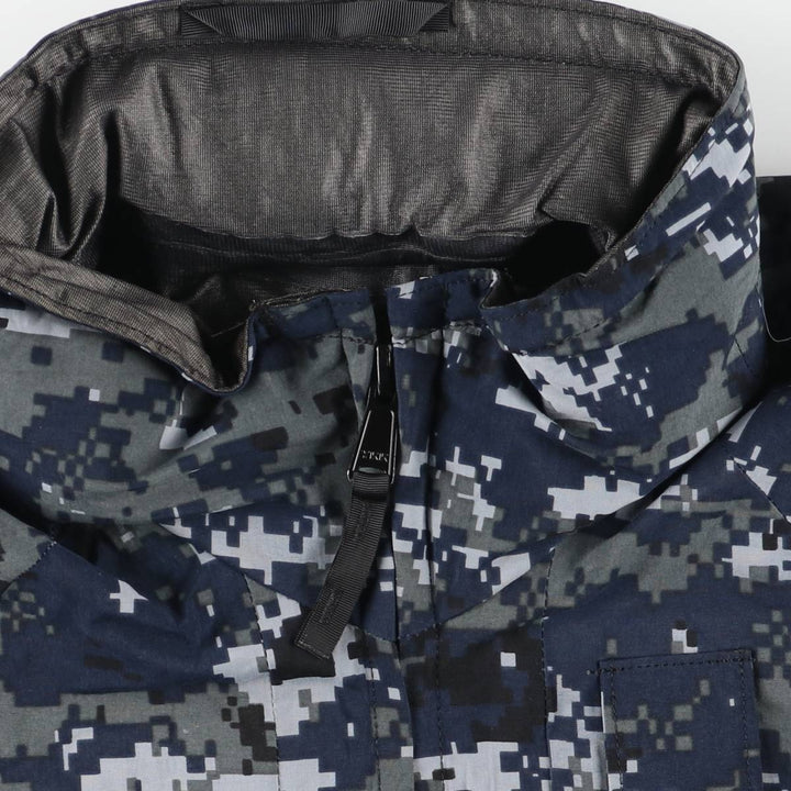Authentic 2000'S US military camouflage pattern NWU digital camo military Gore-Tex parka, USA-made, SMALL-X-SHORT, men's size S. Nylon navy blue type Vintage Second Hand