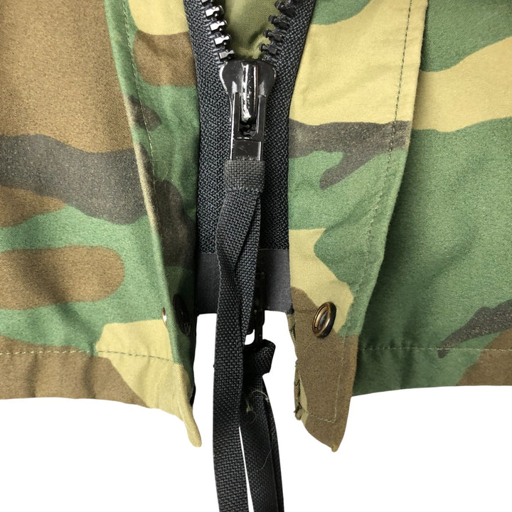 Authentic US military ECWCS 1st Gen Mid-Type Woodland Camo Military Gore-Tex Parka, Made in USA, Men's Size Medium Nylon Khaki type Vintage Second Hand