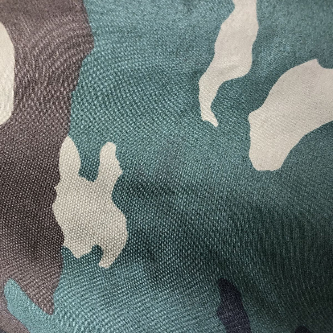 Authentic US military ECWCS 1st Gen Mid-Type Woodland Camo Military Gore-Tex Parka, Made in USA, Men's Size Medium Nylon Khaki type Vintage Second Hand