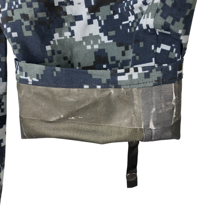 Authentic 2000'S US Navy Camouflage Pattern NWU Digital Camo Military Gore-Tex Parka, Made in USA, Medium Long, Men's Size M Nylon navy blue type Vintage Second Hand