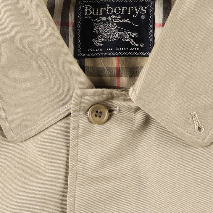 Vintage Burberry Balmacaan coat from the 1970'S to 1980s, made in England, size L. polyester Beige type Vintage Second Hand