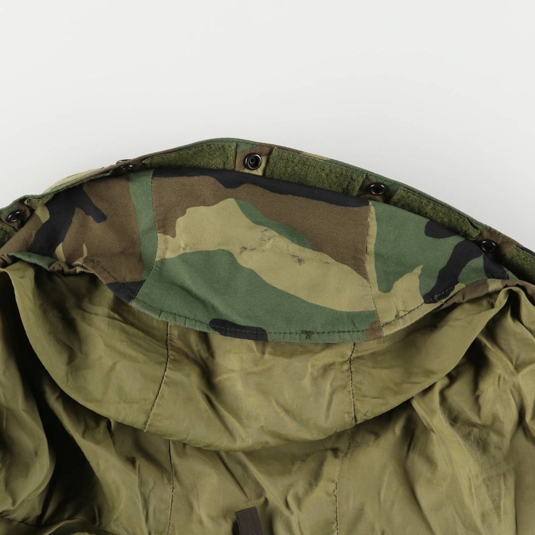 Authentic 1990'S US Military Camouflage Pattern ECWCS 1st Gen. Late Model Woodland Camo Military Gore-Tex Parka, Made in USA, Medium-Regular Nylon Khaki type Vintage Second Hand