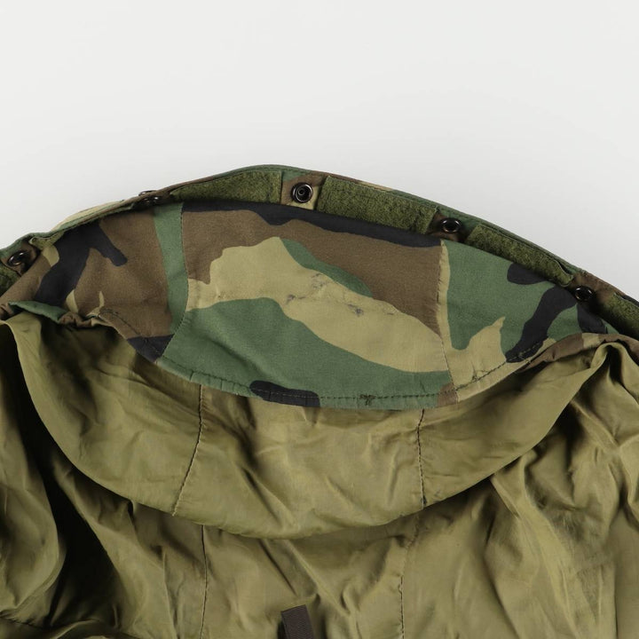 Authentic 1990'S US Military Camouflage Pattern ECWCS 1st Gen. Late Model Woodland Camo Military Gore-Tex Parka, Made in USA, Medium-Regular Nylon Khaki type Vintage Second Hand