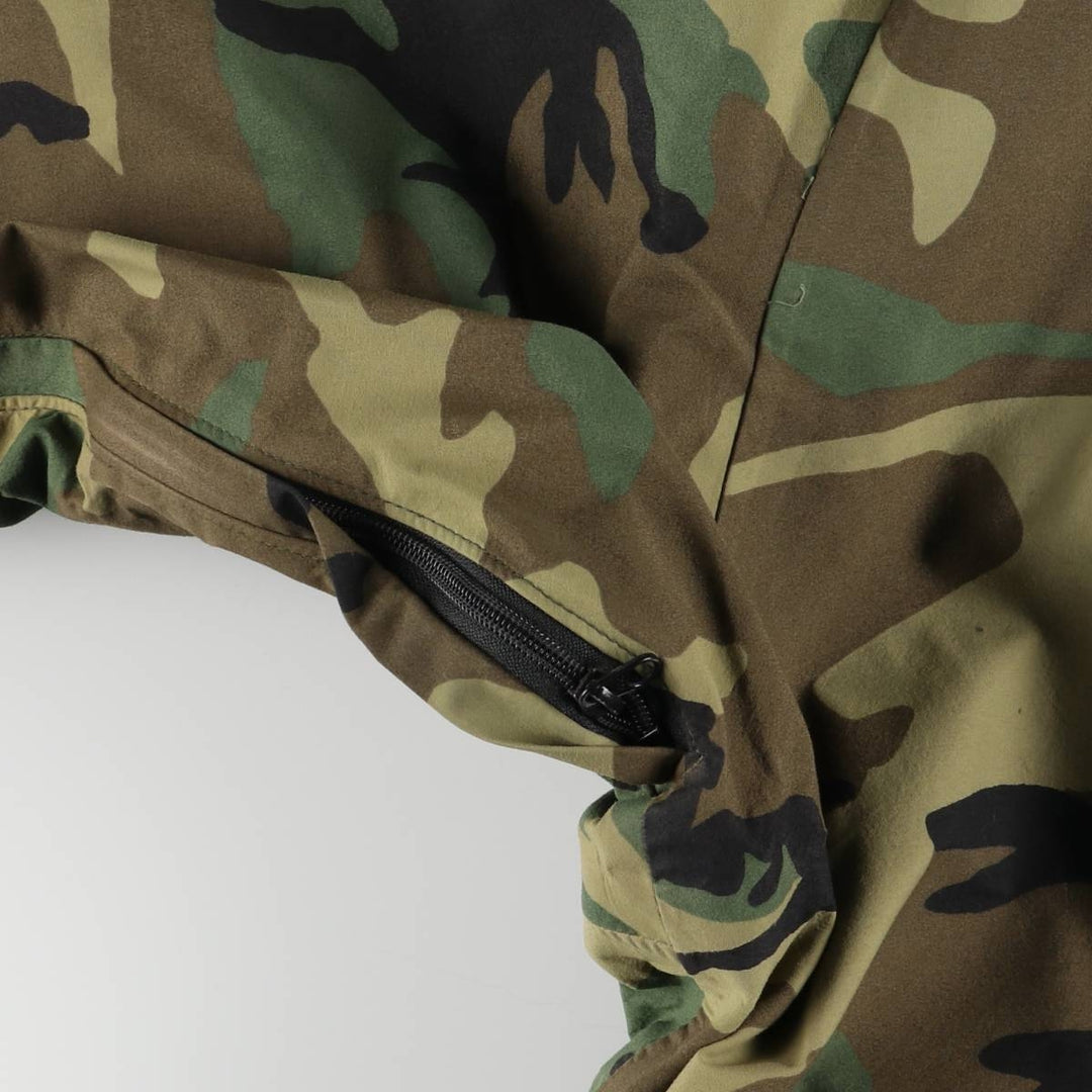 Authentic 1990'S US Military Camouflage Pattern ECWCS 1st Gen. Late Model Woodland Camo Military Gore-Tex Parka, Made in USA, Medium-Regular Nylon Khaki type Vintage Second Hand
