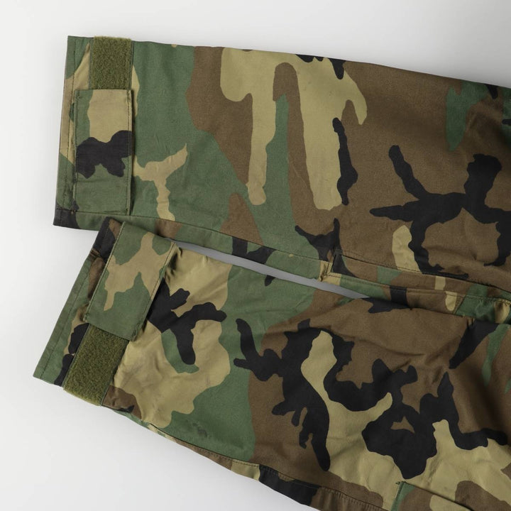Authentic 1990'S US Military Camouflage Pattern ECWCS 1st Gen. Late Model Woodland Camo Military Gore-Tex Parka, Made in USA, Medium-Regular Nylon Khaki type Vintage Second Hand